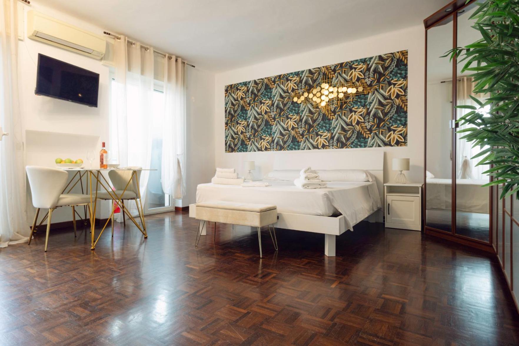 Bari Central Suite - Central Apartment With Sea View - Бари Экстерьер фото